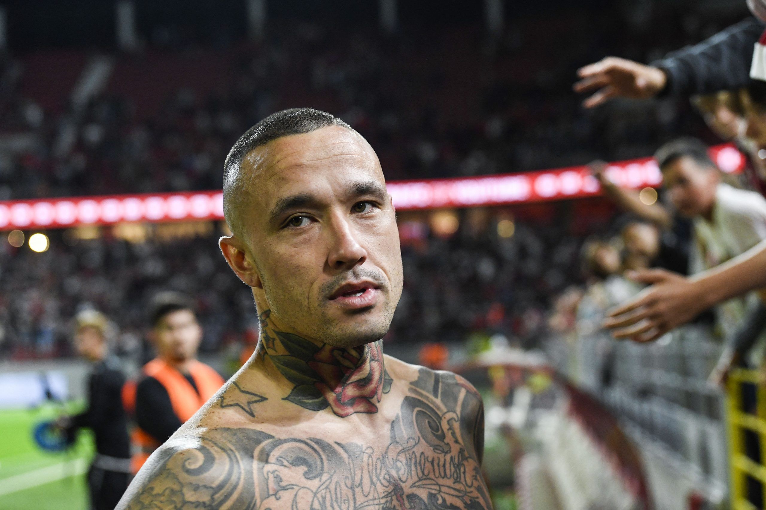 Former Serie A midfielder Radja Nainggolan and Antwerp agree to 