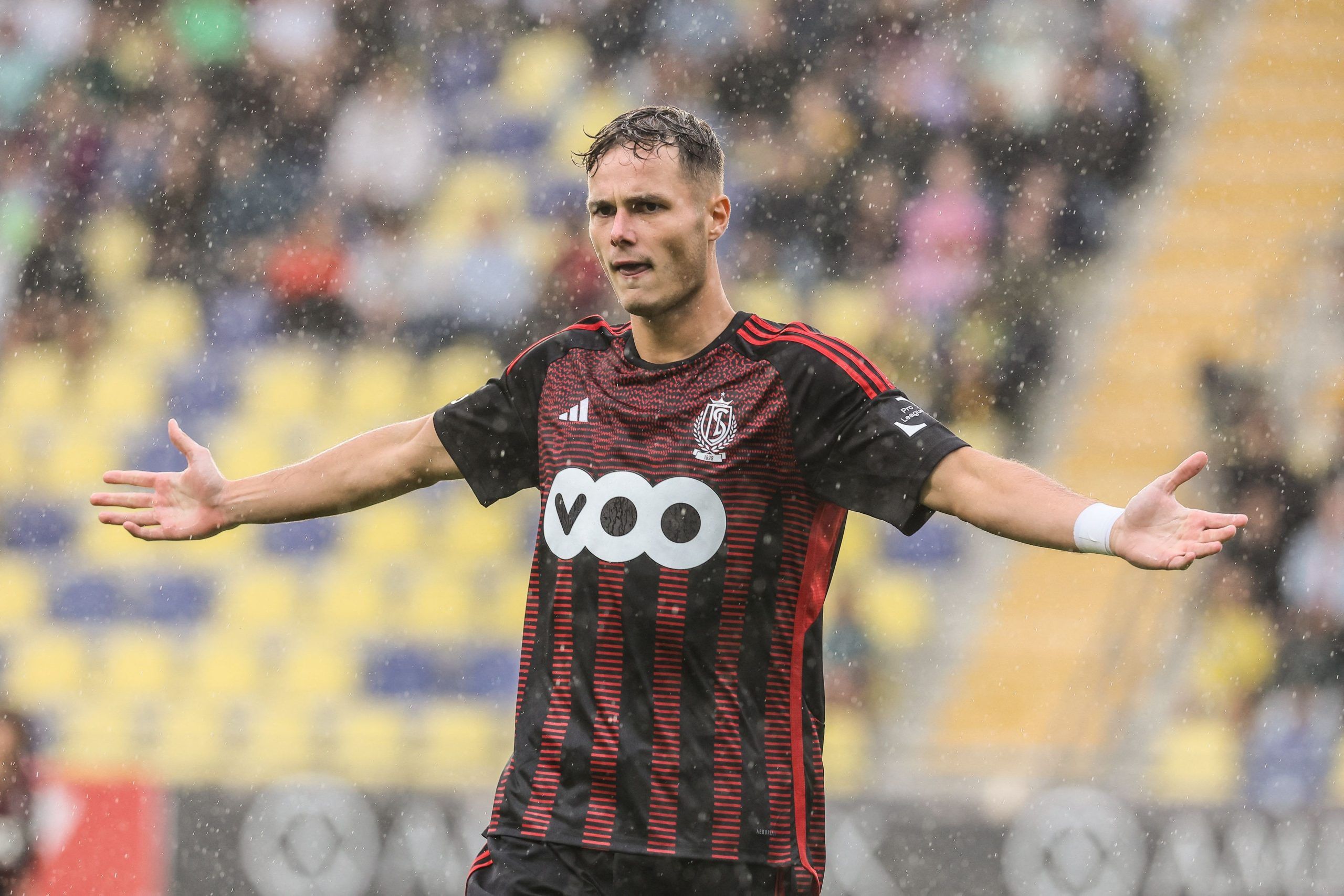 Injury to Burnley defender opens the door for Zinho Vanheusden Get